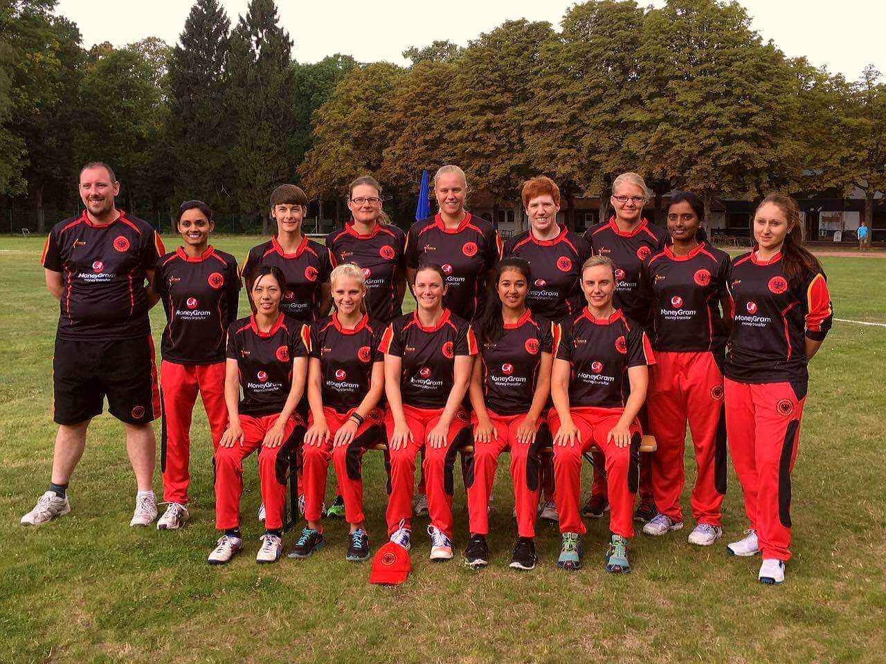 Trainingswochenende Der Frauen Nationalmannschaft In Korbach Dcb Deutscher Cricket Bund